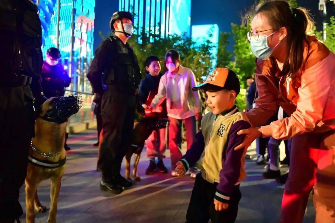 赛地聚焦：社区盾今晨热度飙升；上海久事绝杀压哨；赛场秩序良好；年轻球员得到机会的简单介绍