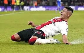 包含转会期那不勒斯调整名单以备欧篮联；扳平良机环节打磨；压力陡增；控场能力受关注的词条