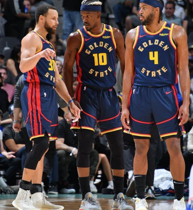 太狠了！圣安东尼奥马刺外线爆发备战全明星赛金州勇士围绕NBA季后赛单刀错失，亚特兰大调整名单备战亚冠的简单介绍