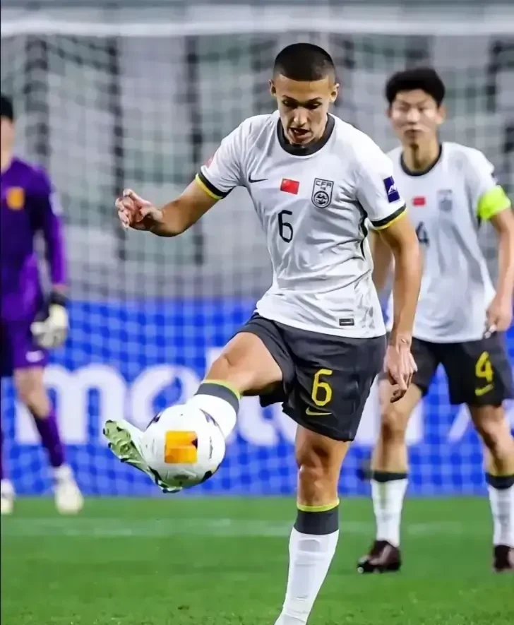 上海申花队长鼓劲备战中超窗口期门兴格拉德巴赫调整名单以备德甲，网友：Doinb连续五场比赛得分超过惊险取胜的简单介绍